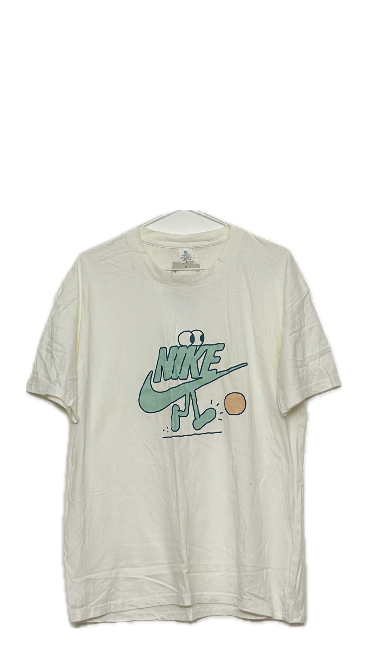 NIKE Playing Basketball - M